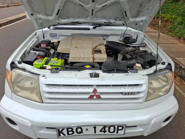 Mitsubishi Pajero IO 1999 White