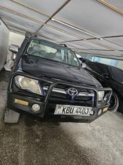 Toyota Hilux 2006 Black for sale