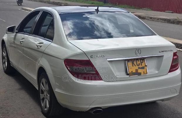 Mercedes-Benz C200 2011 White