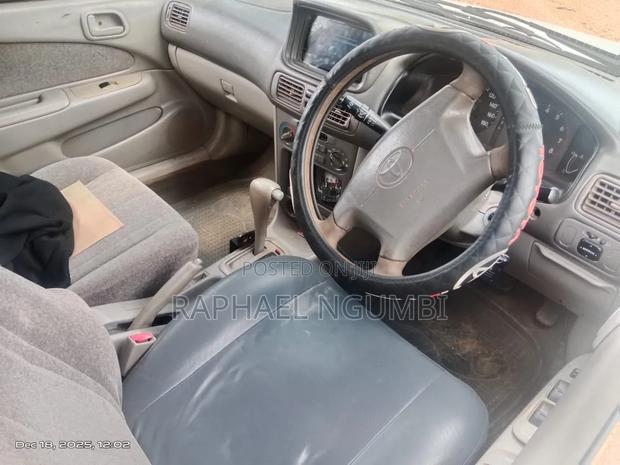 Toyota Corolla 1998 White