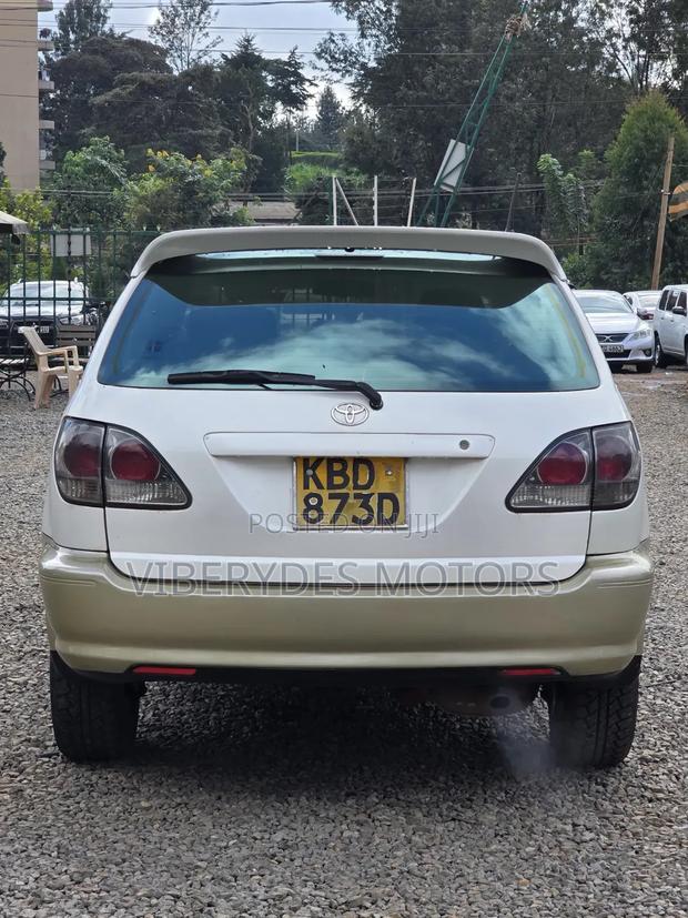 Toyota Harrier 2002 Pearl