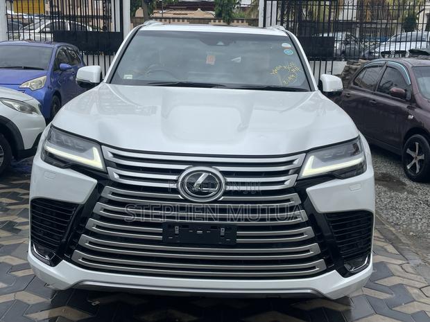 Lexus LX 600 2024 White