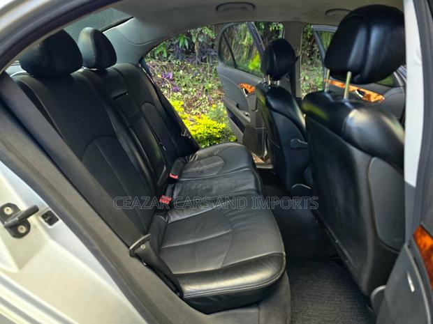 Mercedes-Benz E200 2006 Silver