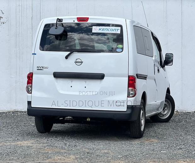 Nissan NV200 SV 2020 White