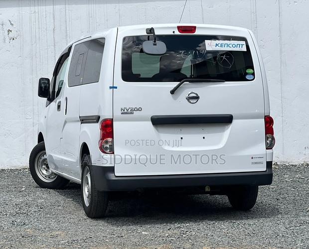 Nissan NV200 SV 2020 White