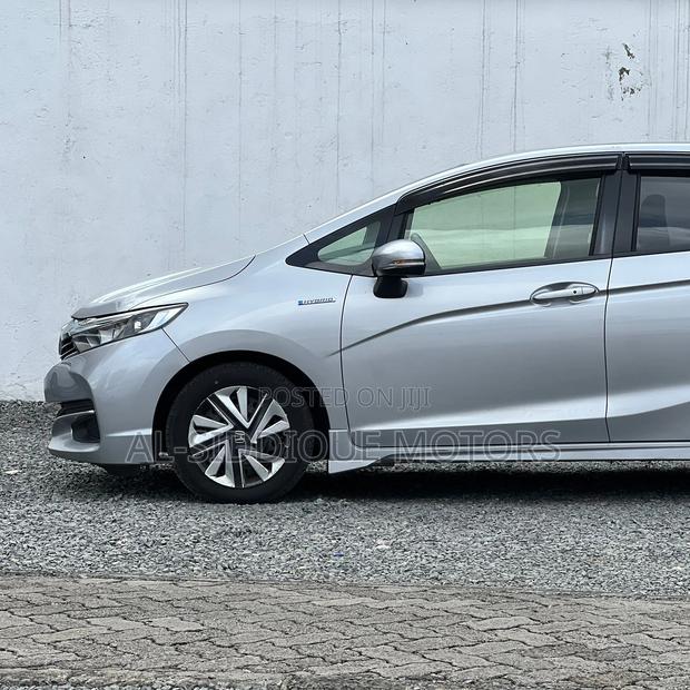 Honda Fit Shuttle 1.5 Hybrid 2WD 2019 Gray