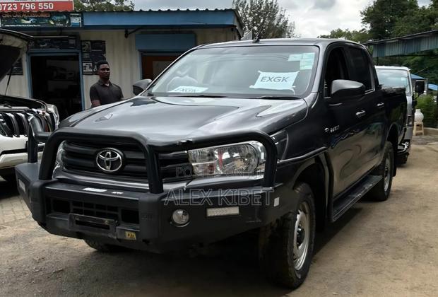 Toyota Hilux Revo Double Cab Deisel 2.8 RWD 2021 Gray