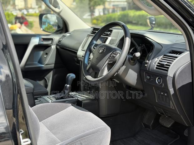 Toyota Land Cruiser Prado 2.7 2019 Black