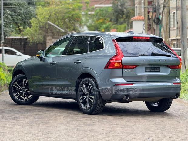Volvo XC60 T5 R-Design AWD 2018 Gray