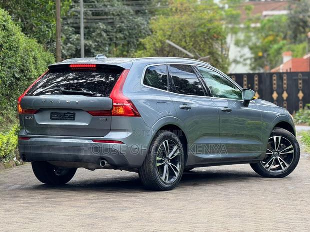 Volvo XC60 T5 R-Design AWD 2018 Gray