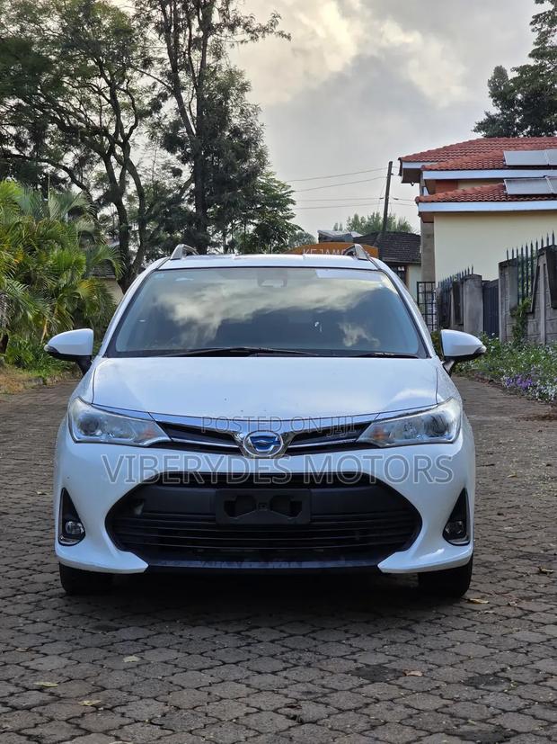 Toyota Corolla Fielder 2017 White