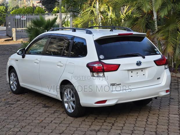 Toyota Corolla Fielder 2017 White