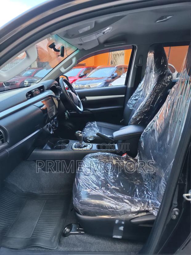 Toyota Hilux Revo Double Cab Deisel 2.4 RWD 2020 Black