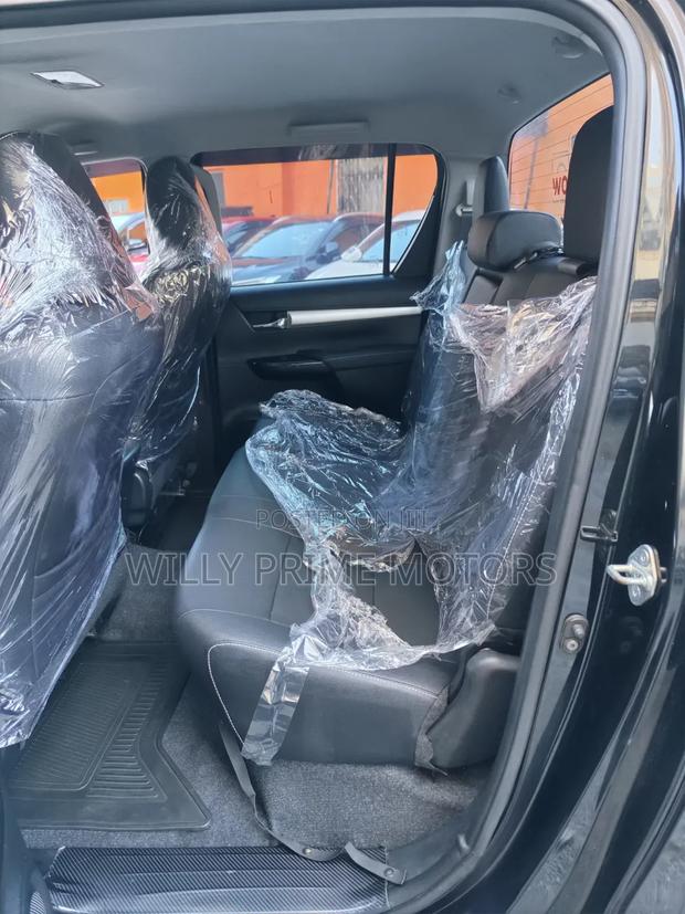 Toyota Hilux Revo Double Cab Deisel 2.4 RWD 2020 Black