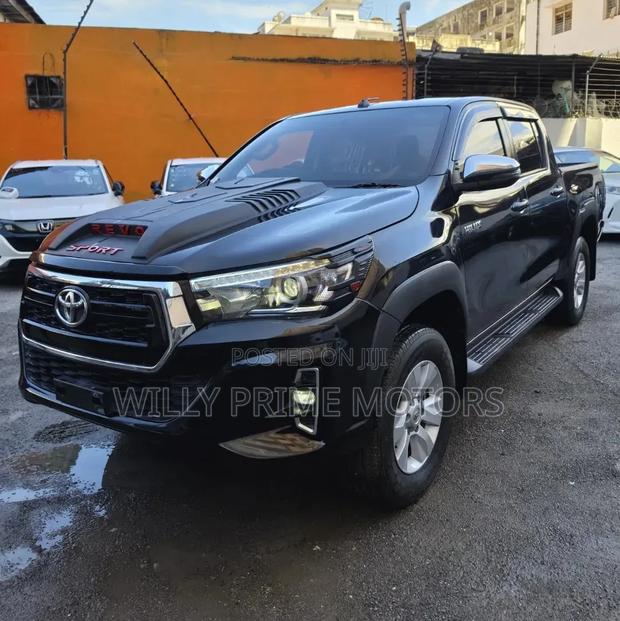 Toyota Hilux Revo Double Cab Deisel 2.4 RWD 2020 Black