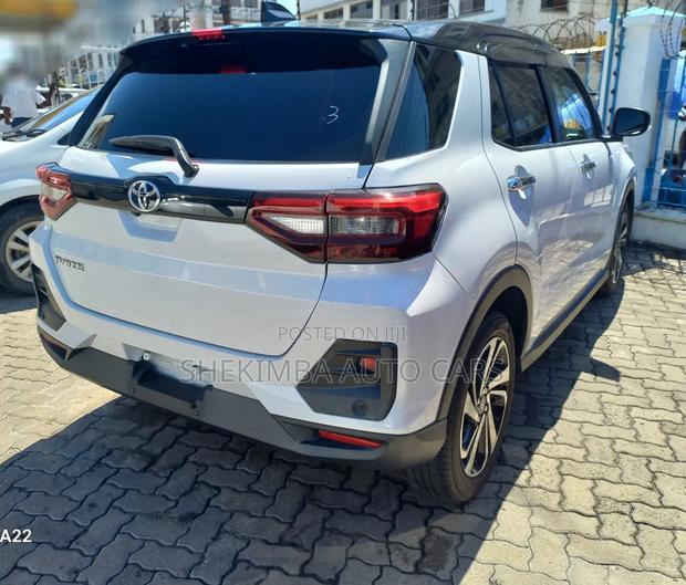 Toyota Raize 1.0 AWD 2021 White