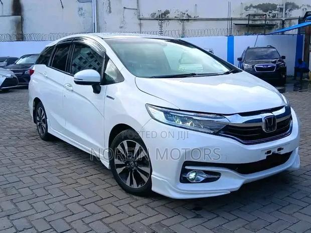 Honda Fit Shuttle 2019 White