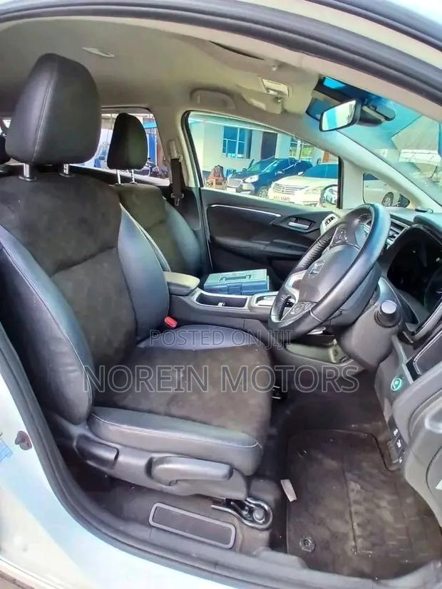 Honda Fit Shuttle 2019 White