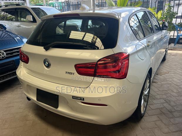 BMW 118i 2018 Off white