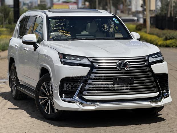 Lexus LX 600 2022 White