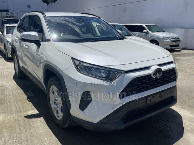 Toyota RAV4 Adventure 2019 White