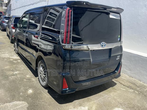 Toyota Noah 1.8 FWD Hybrid (7 seater) 2019 Blue