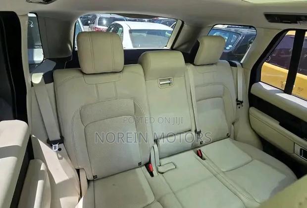 Land Rover Range Rover Vogue 2019 Gold