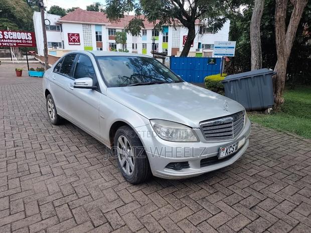 Mercedes-Benz C180 2011 Silver