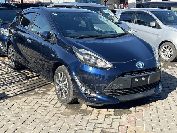 Toyota Aqua 2019 Blue