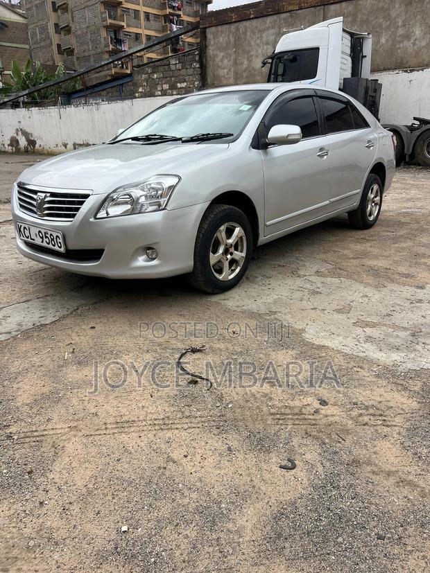 Toyota Premio 2011 Silver