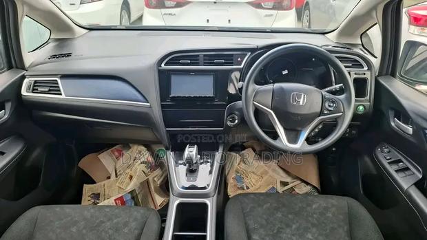 Honda Shuttle 2019 Silver