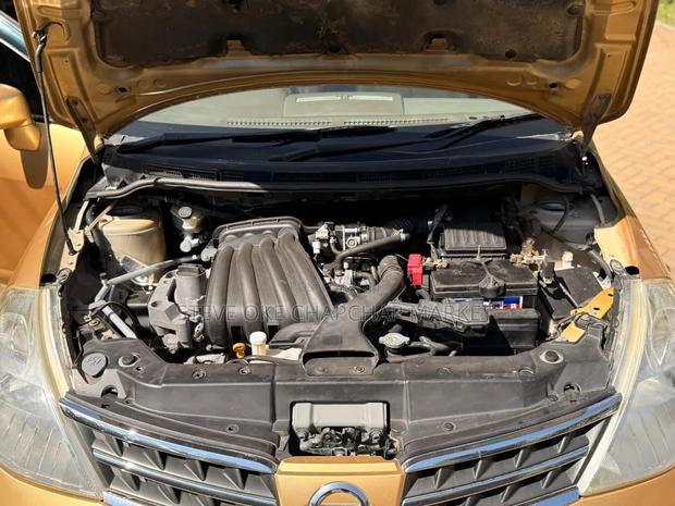 Nissan Tiida 1.5L 16V 2010 Gold
