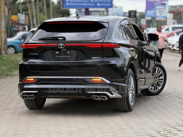 Toyota Harrier 2.0 2020 Black