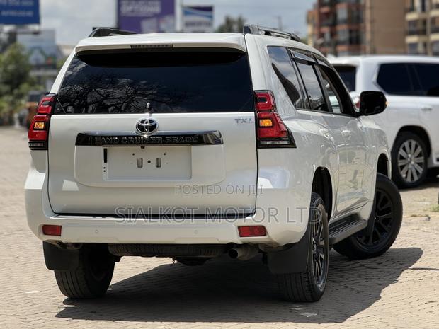 Toyota Land Cruiser Prado 2.7 2020 White