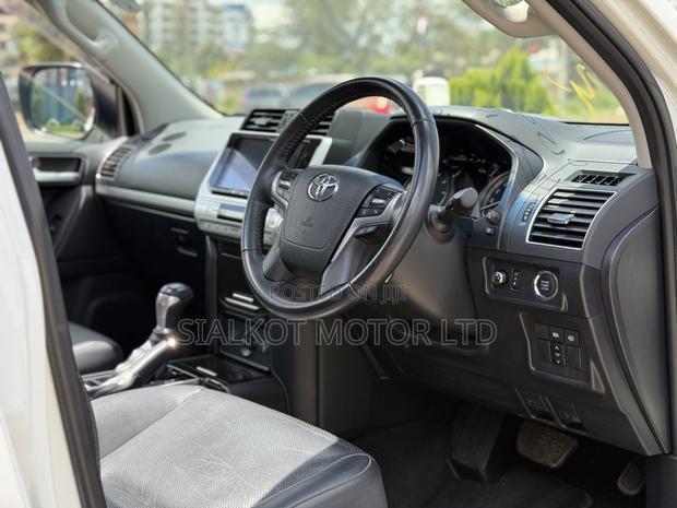 Toyota Land Cruiser Prado 2.7 2020 White