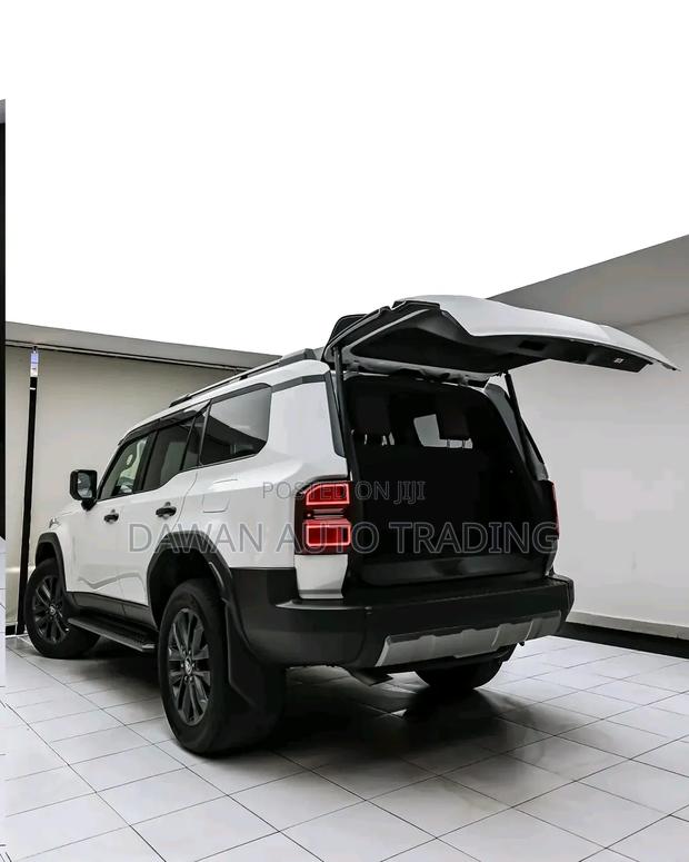 Toyota Land Cruiser Prado 2023 White
