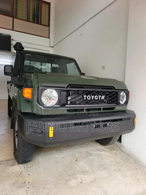 Toyota Land Cruiser 79 Series 2025 Green