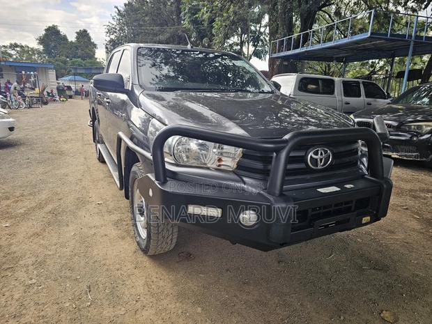 Toyota Hilux 2021 Gray