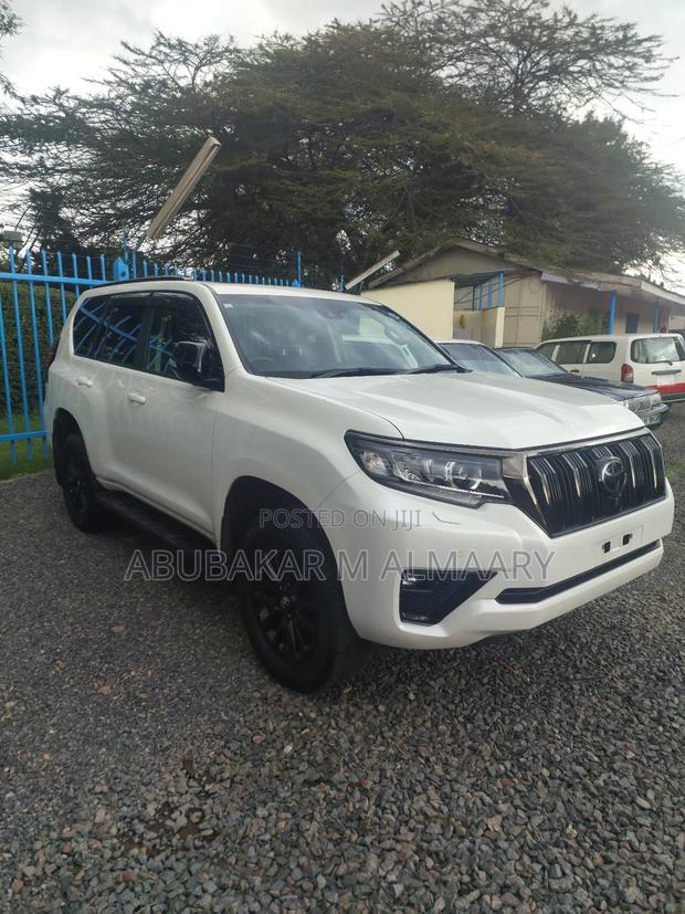 Toyota Land Cruiser Prado 2.8 2020 White