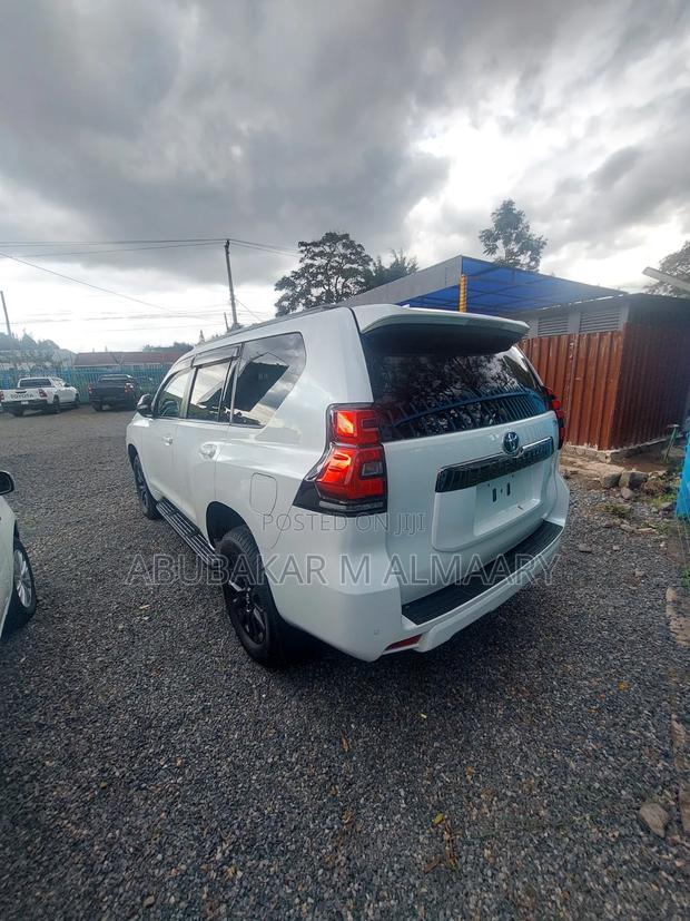Toyota Land Cruiser Prado 2.8 2020 White