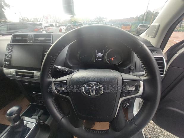 Toyota Land Cruiser Prado 2.8 2020 White