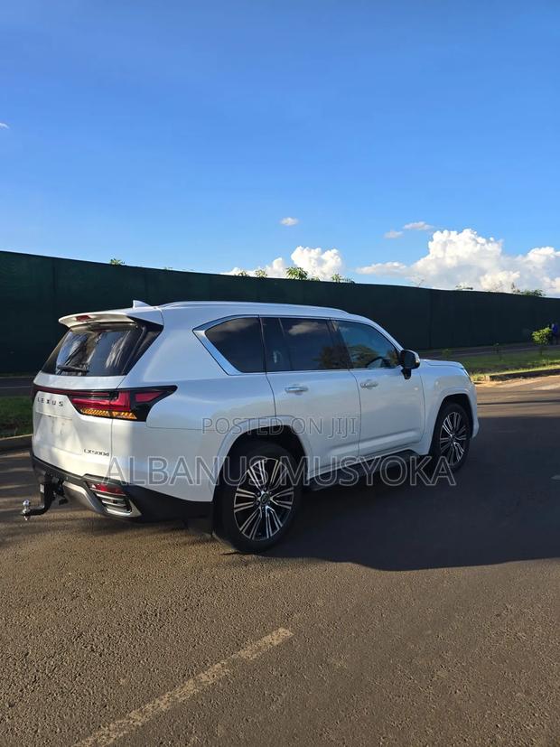 Lexus LX 500d 2022 White