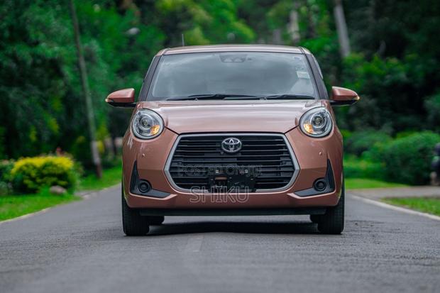 Toyota Passo 1.0 FWD 2019 Orange