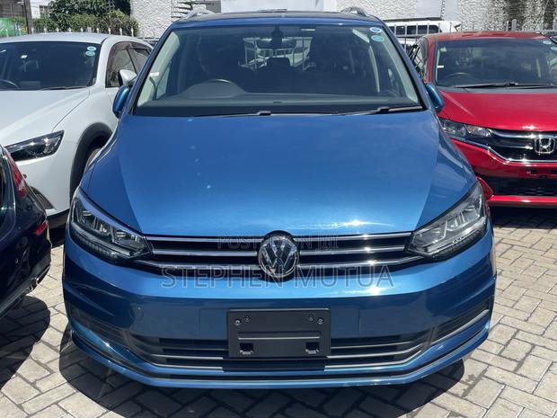 Volkswagen Touran 2019 Blue