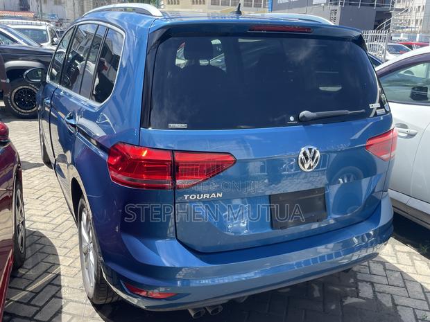 Volkswagen Touran 2019 Blue