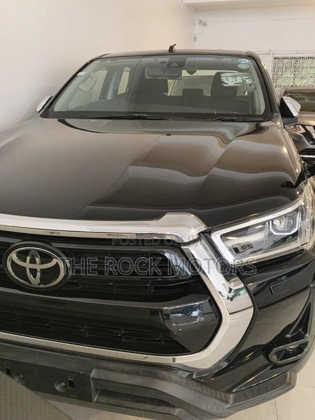 Toyota Hilux 2019 Black