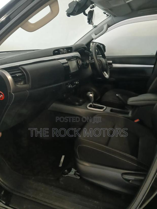 Toyota Hilux 2019 Black