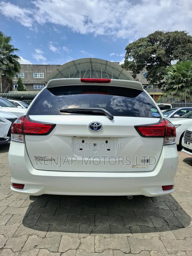 Toyota Corolla Fielder 2018 White