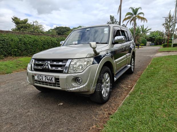 Mitsubishi Pajero 3.2 Di-Dc GLS 2012 Beige