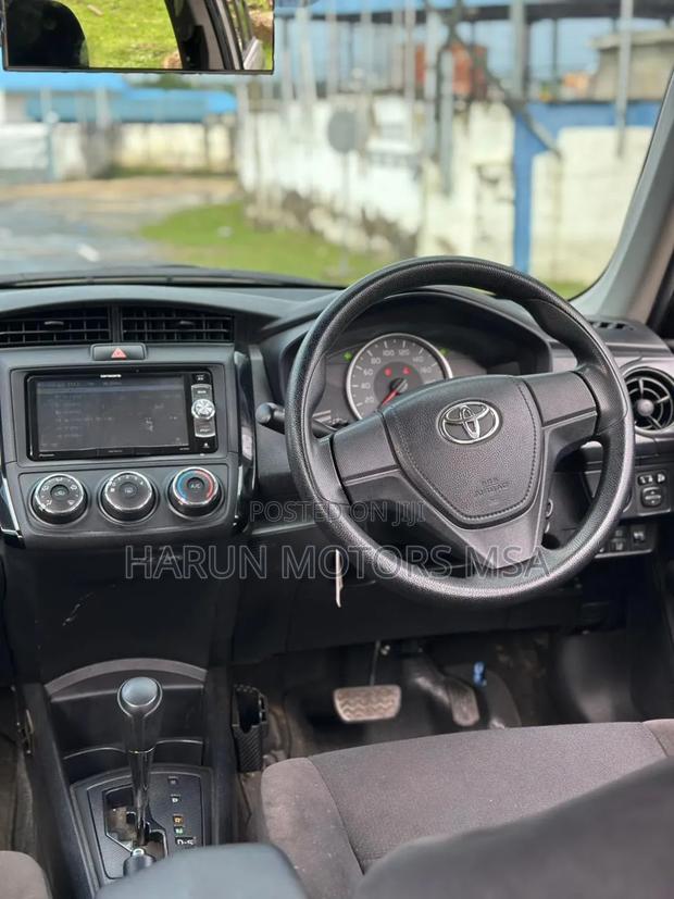 Toyota Axio 2017 Silver